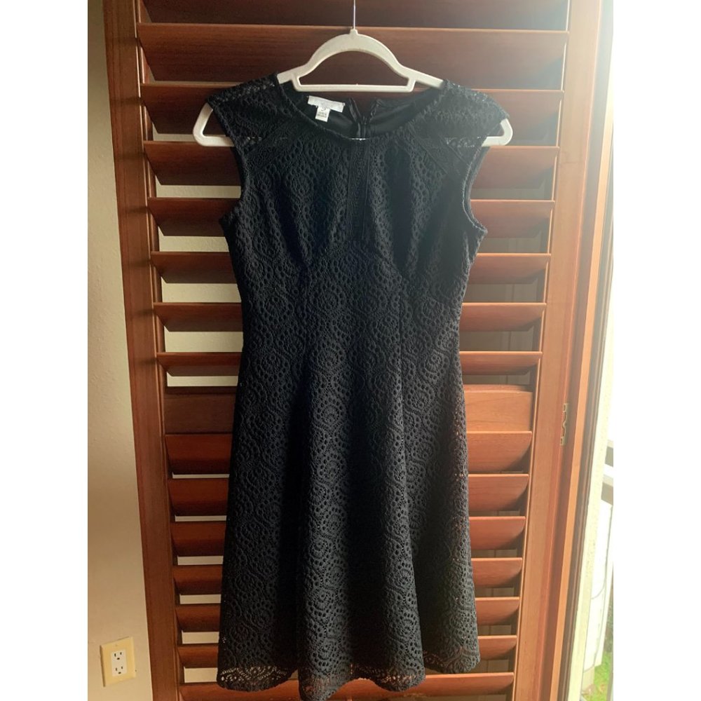 Black Sleeve-less Lace Dress - 2P